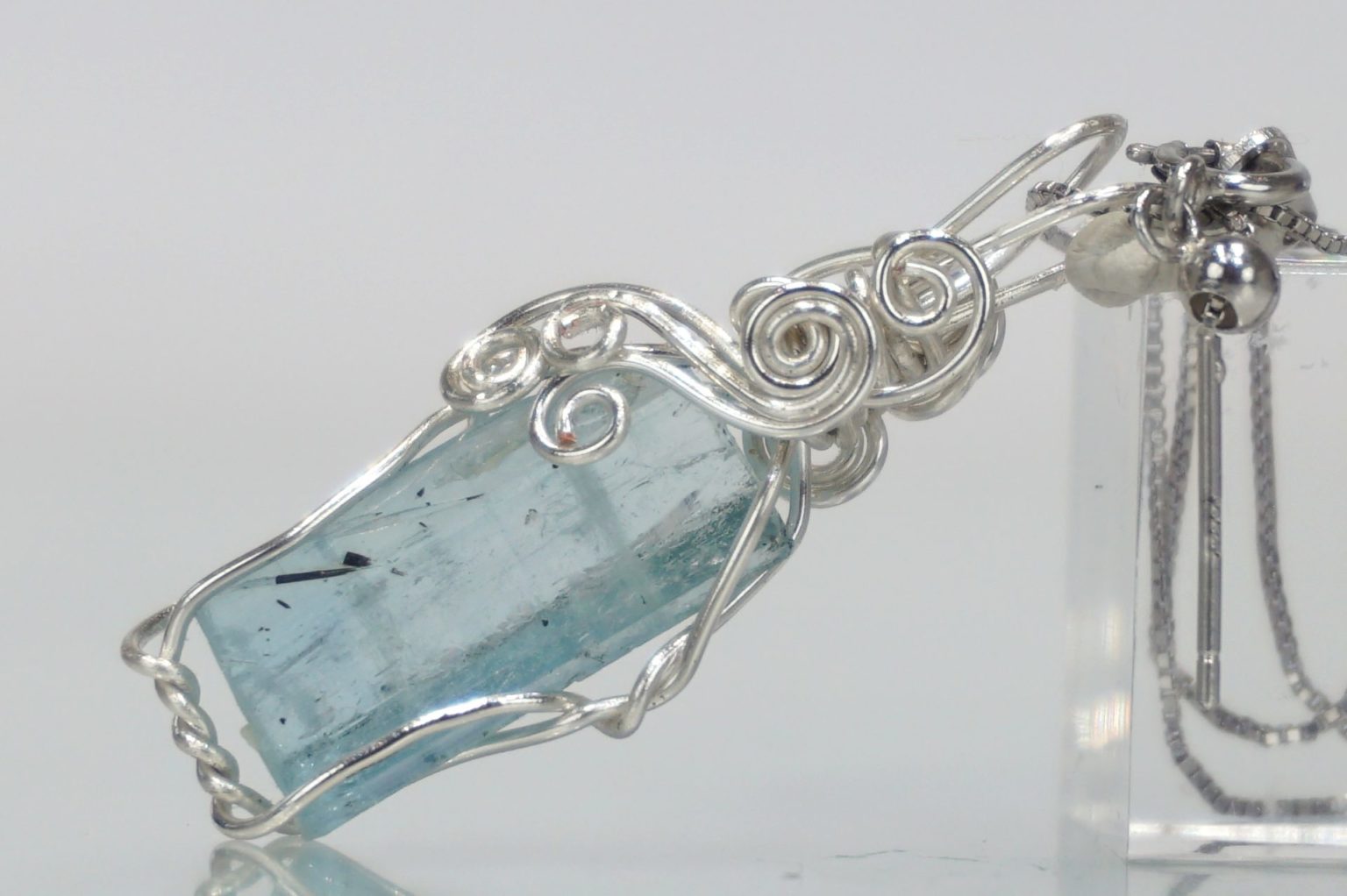 aquamarine-wire jem03