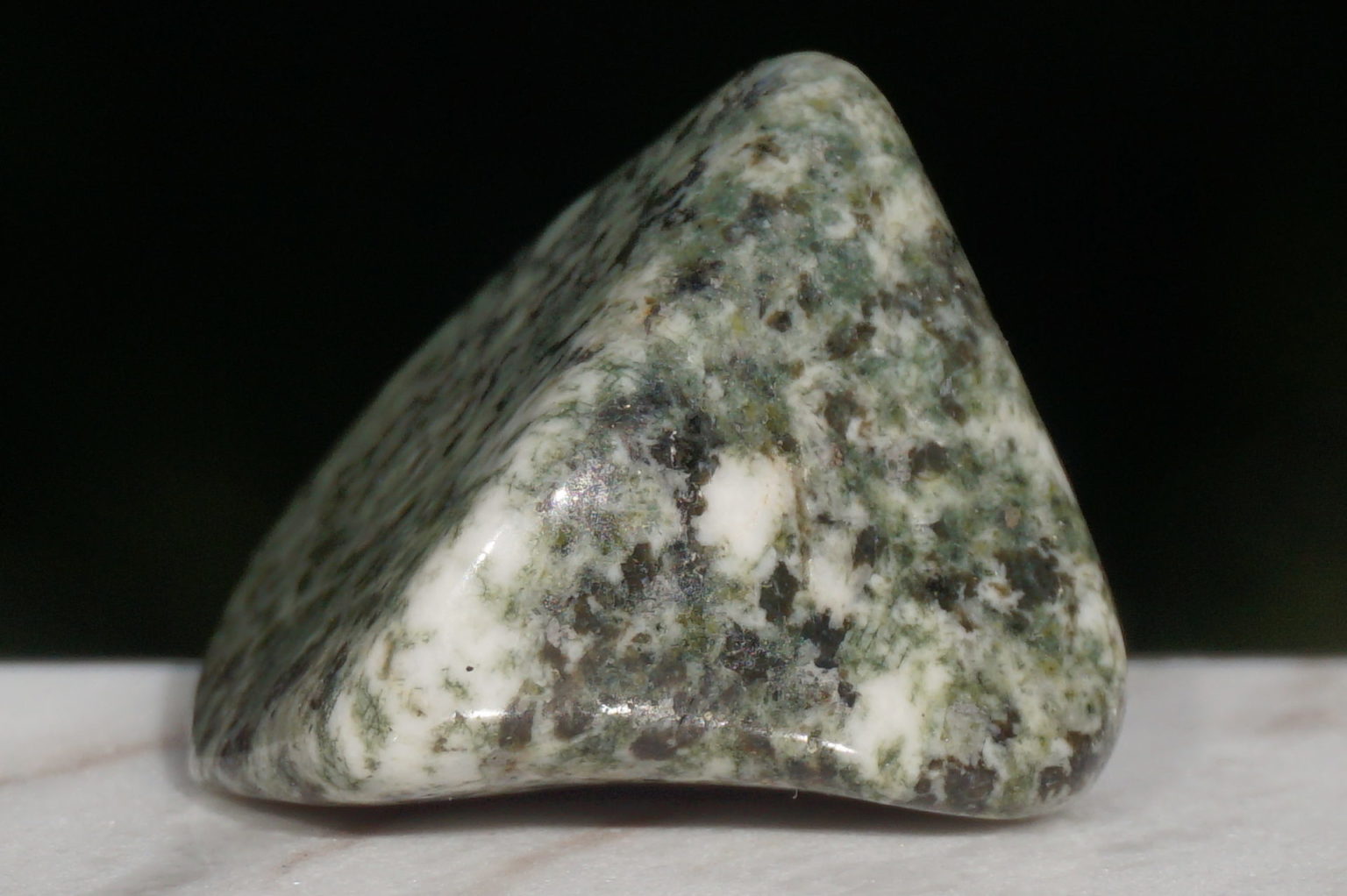 preselibluestone-polish02