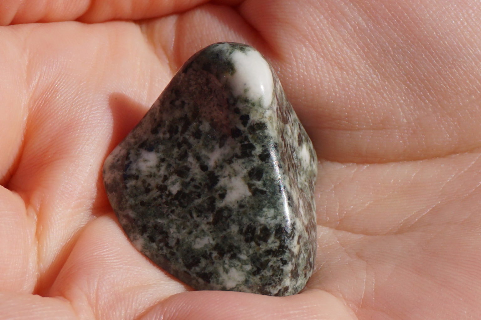 preselibluestone-polish02