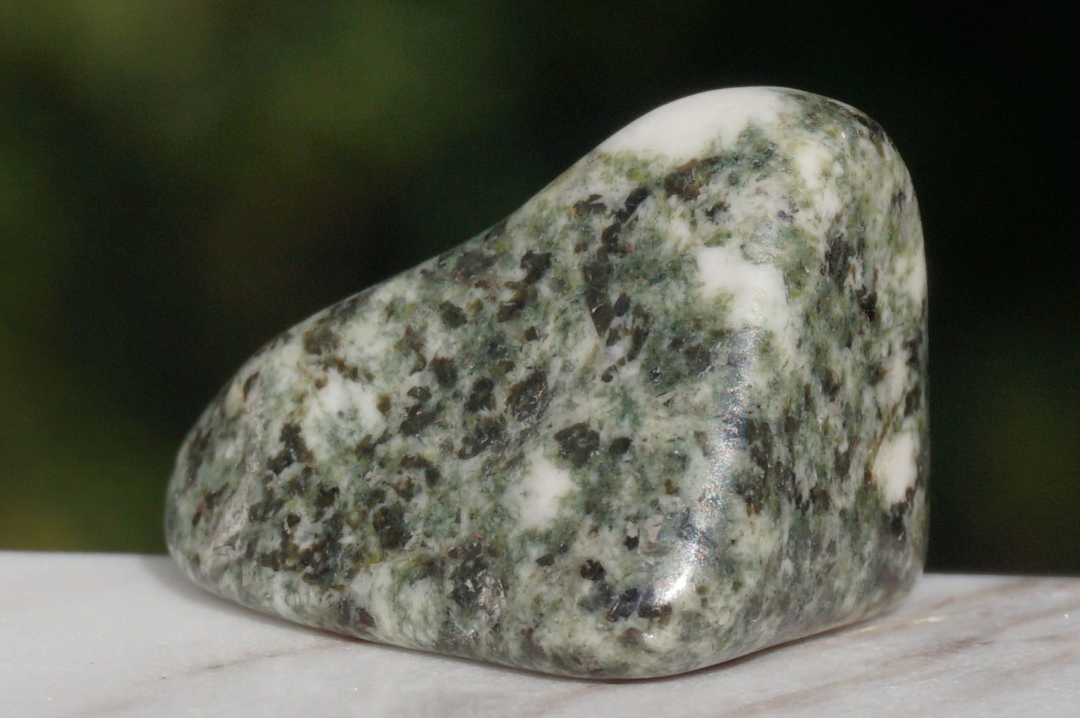 preselibluestone-polish02