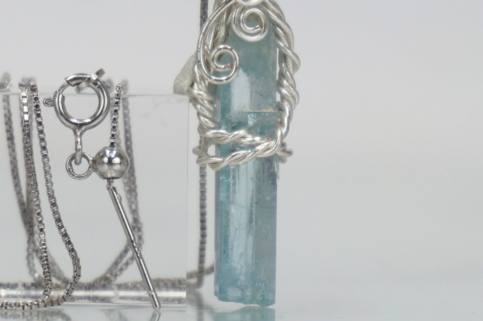 aquamarine-wire jem04