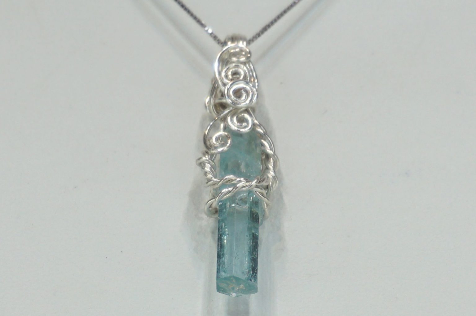 aquamarine-wire jem04