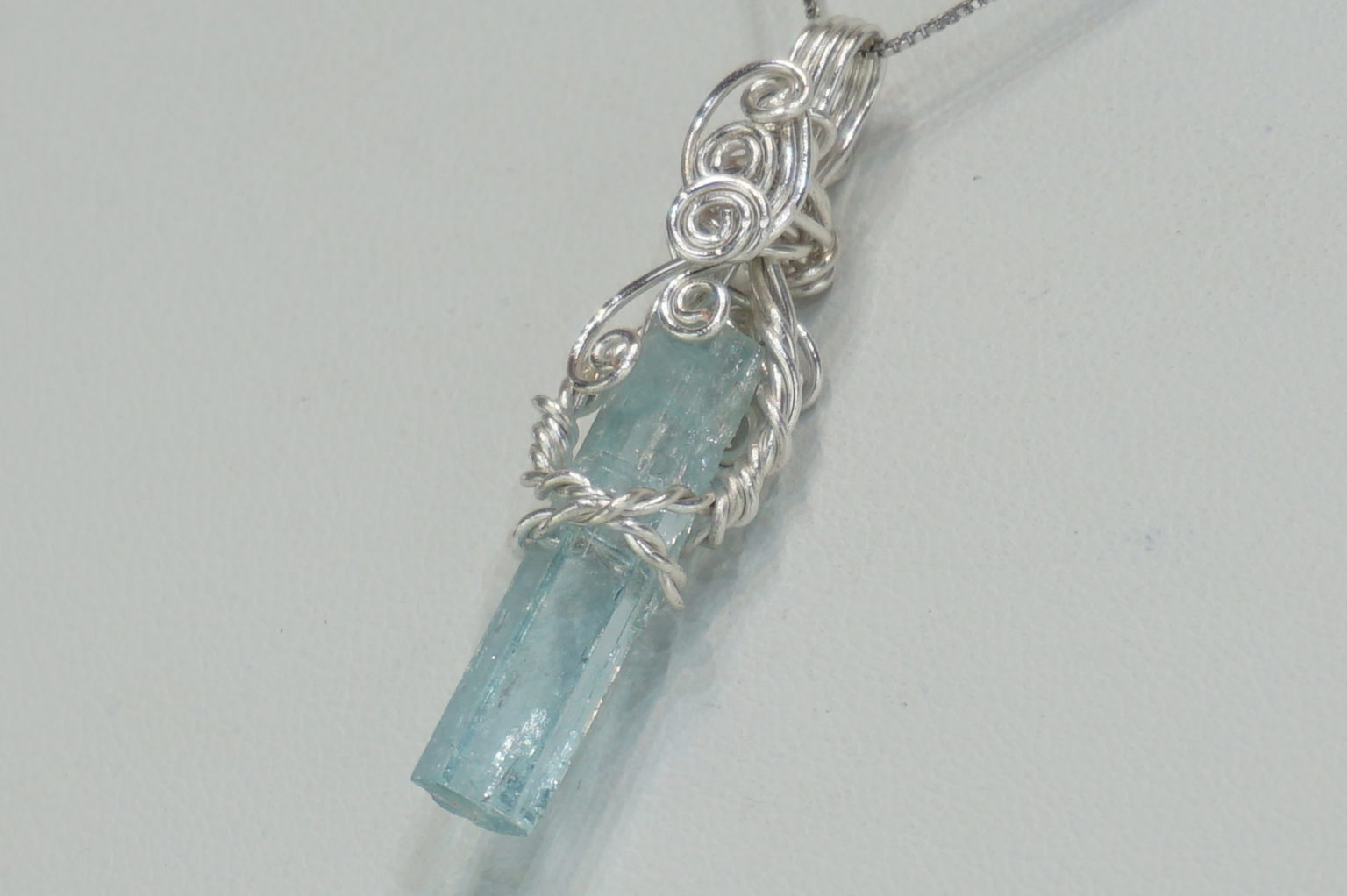 aquamarine-wire jem04