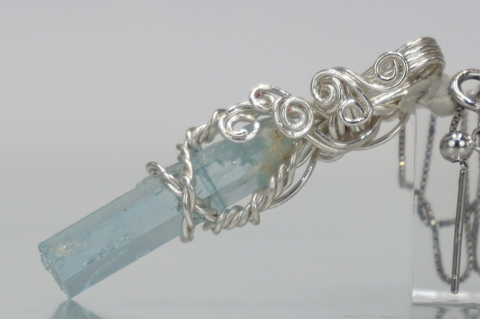 aquamarine-wire jem04