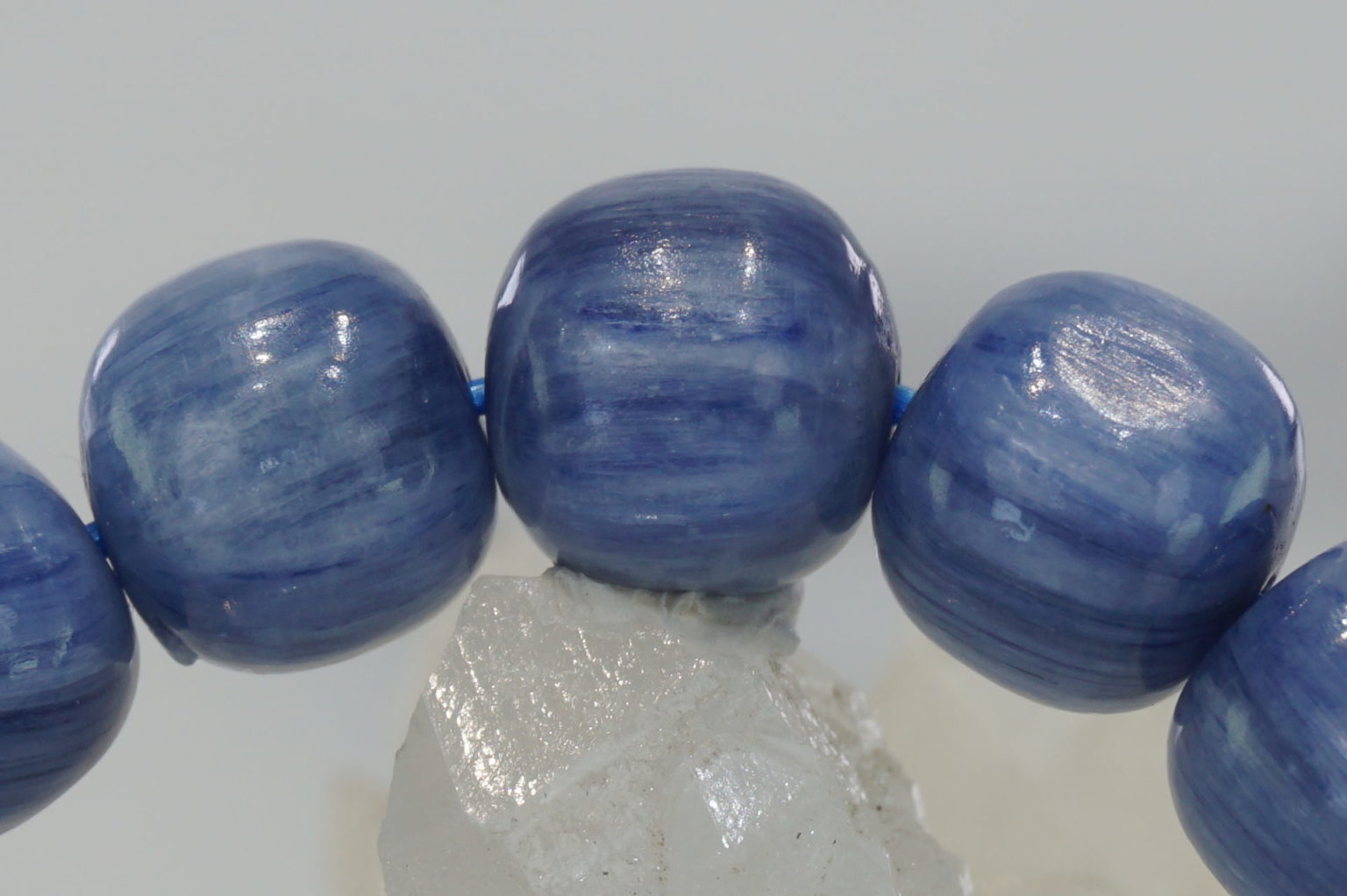 i-kyanite-bracelet02