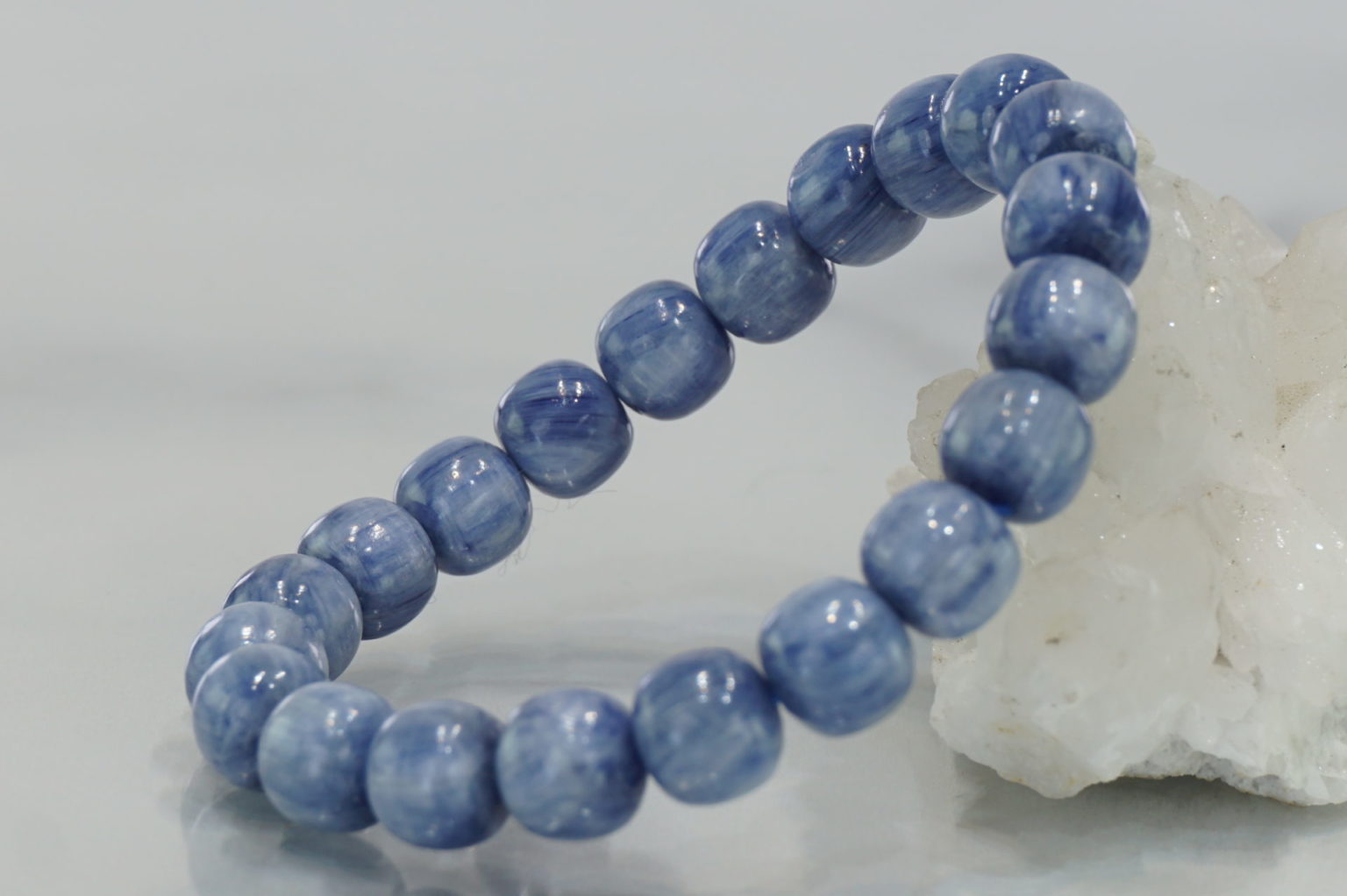i-kyanite-bracelet02