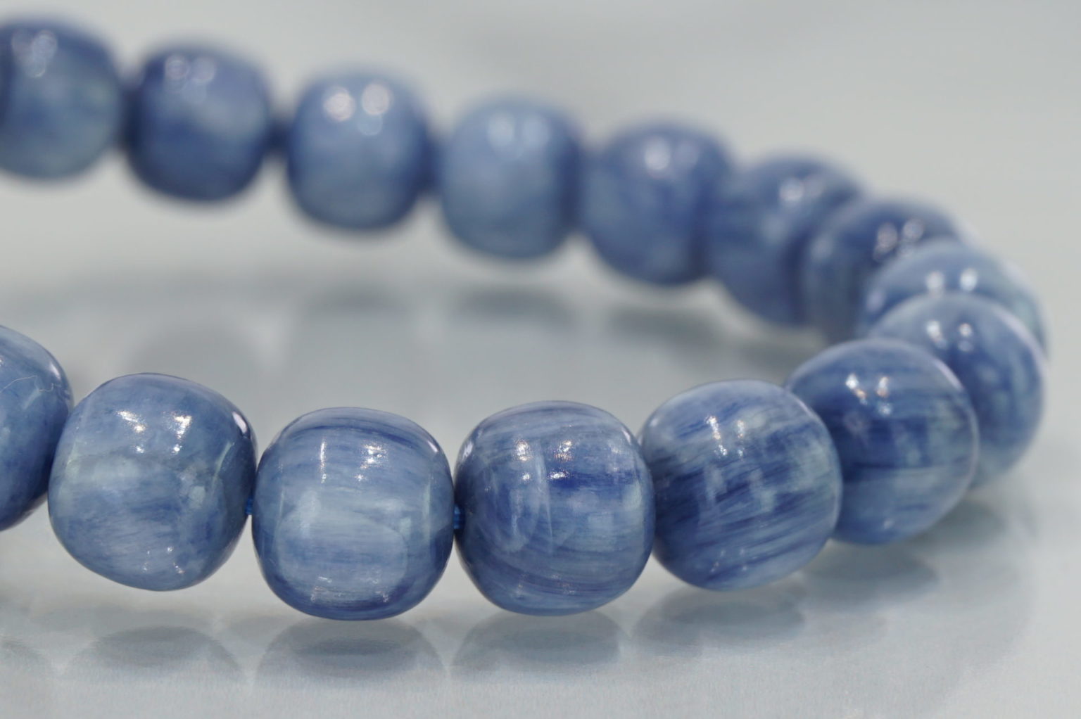 i-kyanite-bracelet02
