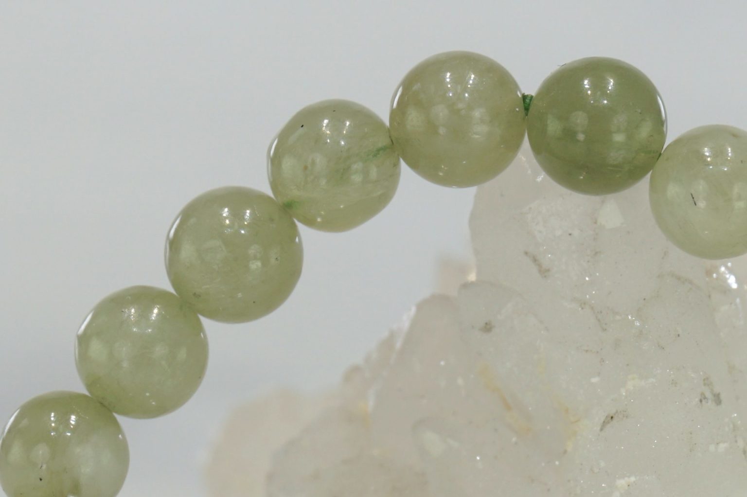 i-hiddenite-bracelet01