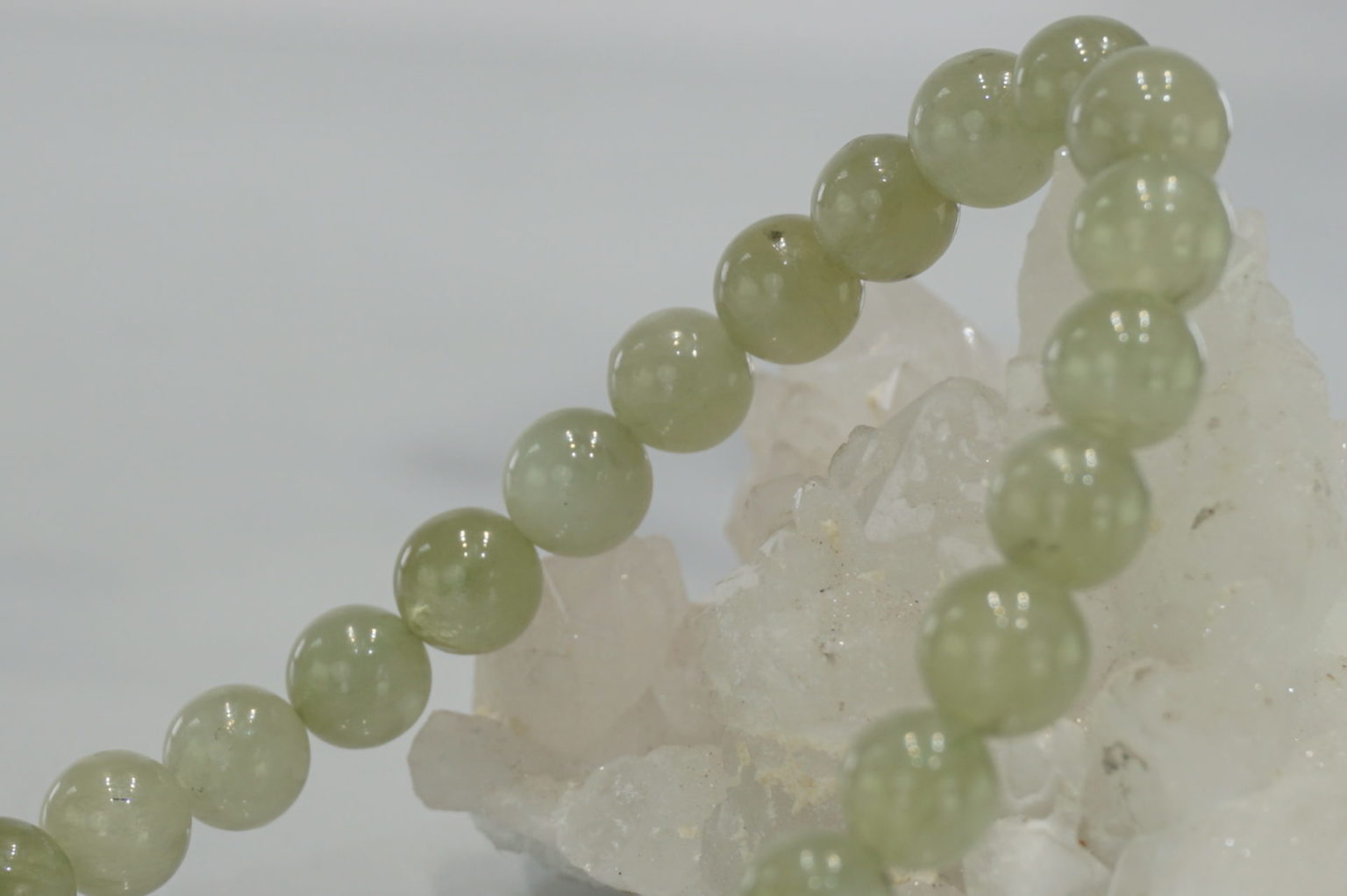 i-hiddenite-bracelet01