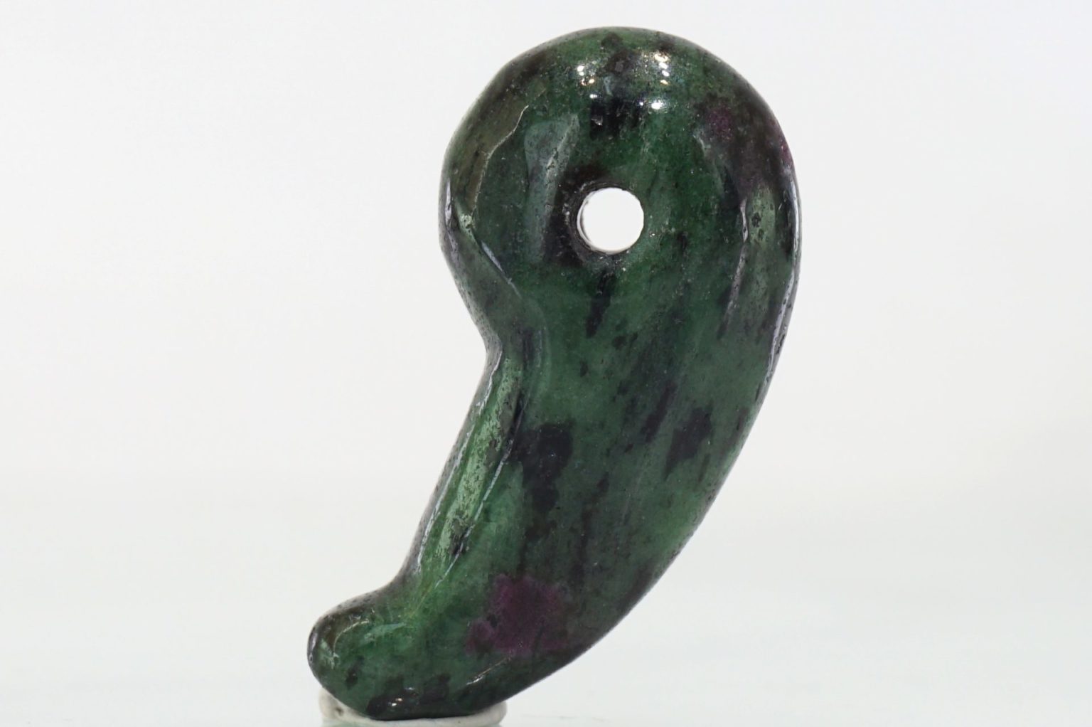 ruby-in-zoisite-magatama03