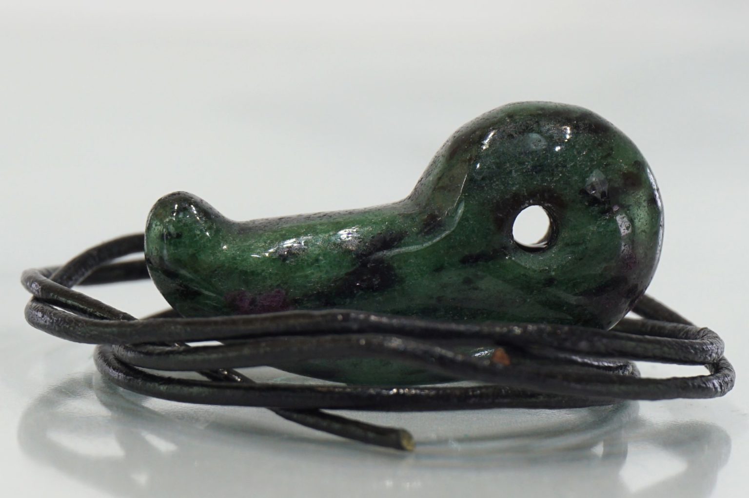 ruby-in-zoisite-magatama03