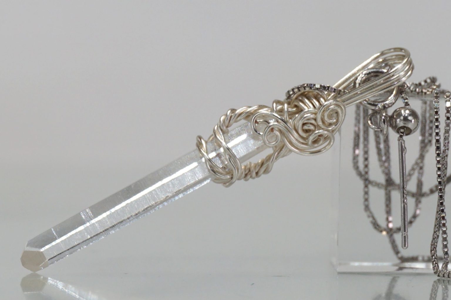 sentient-plasma-wirependant26