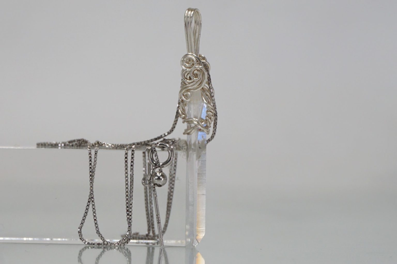 sentient-plasma-wirependant26