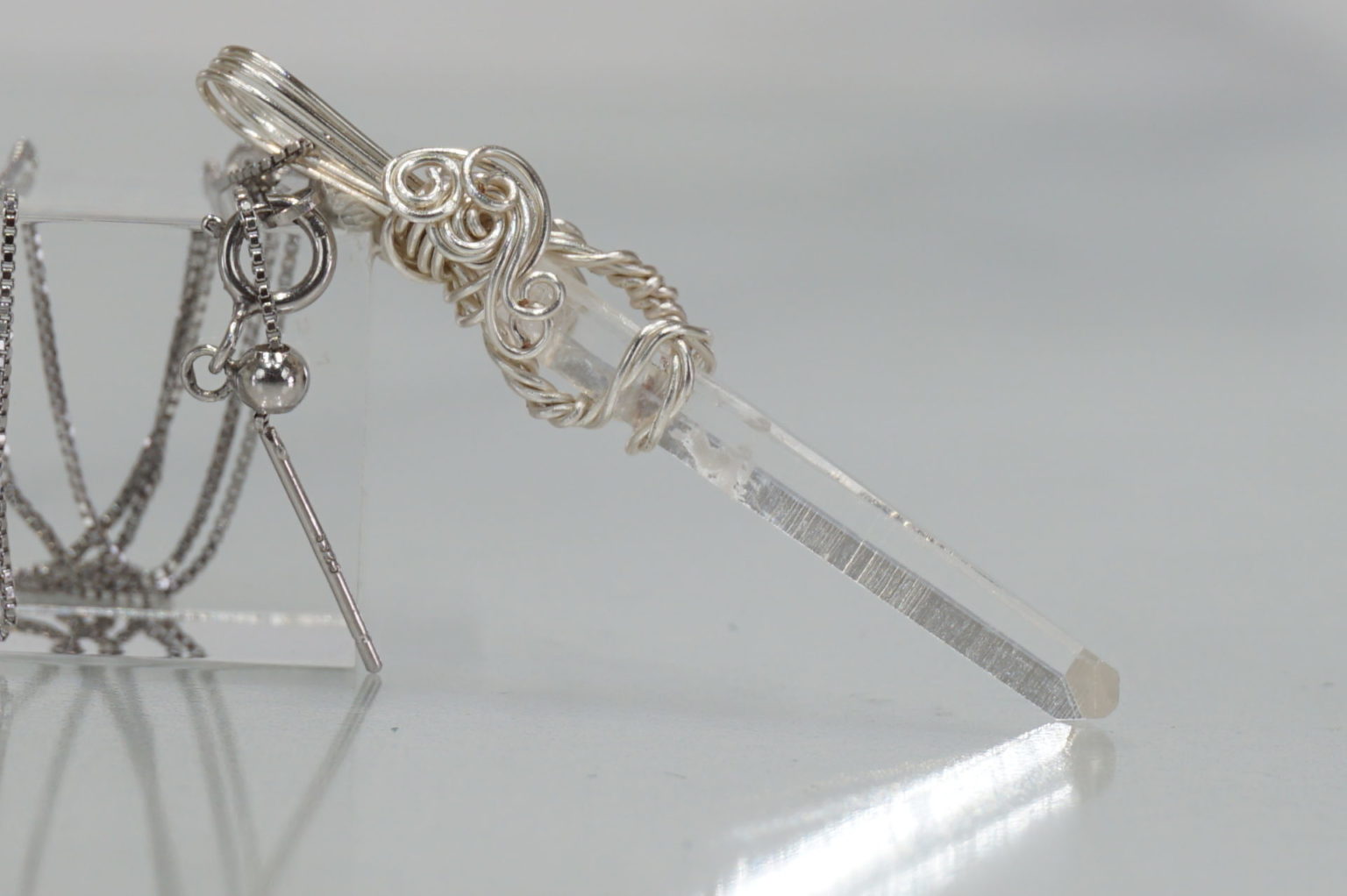 sentient-plasma-wirependant26