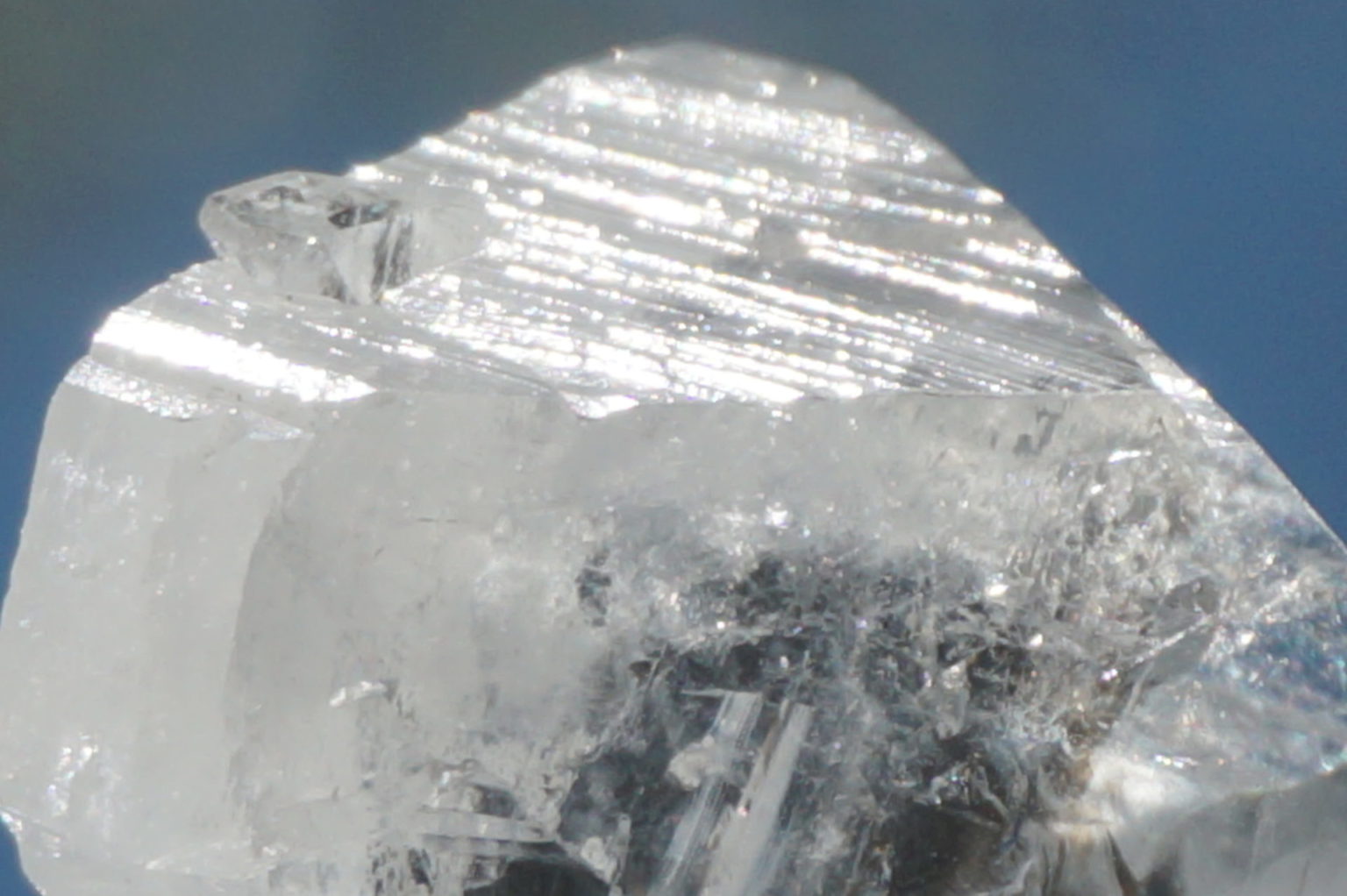 clear-apophyllite-top-point08