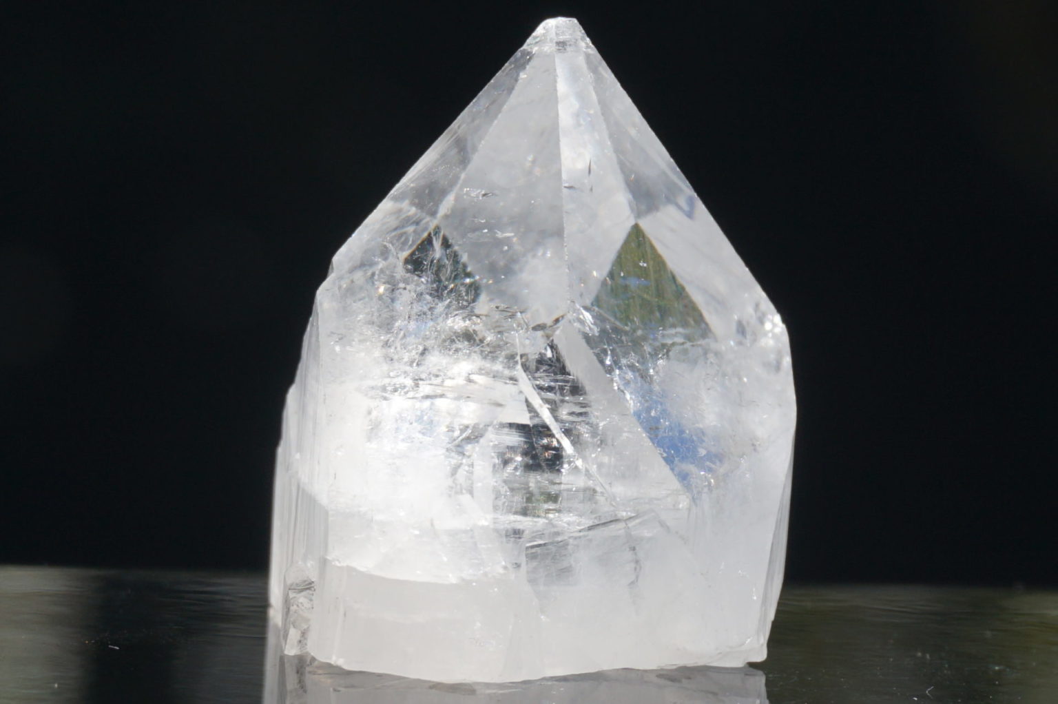 clear-apophyllite-top-point08