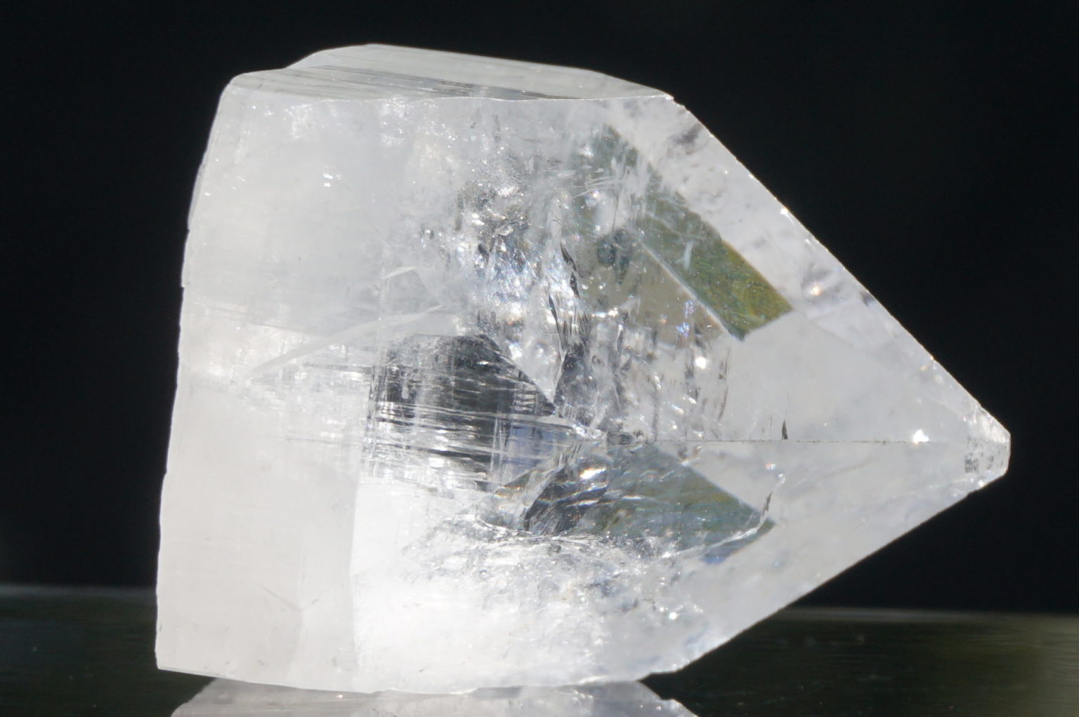 clear-apophyllite-top-point08