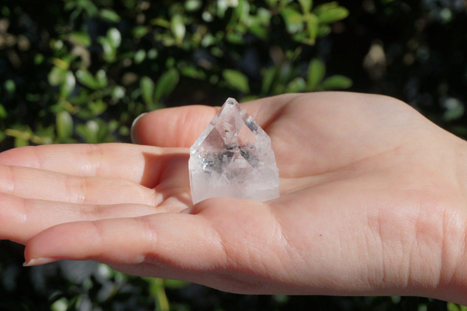 clear-apophyllite-top-point08