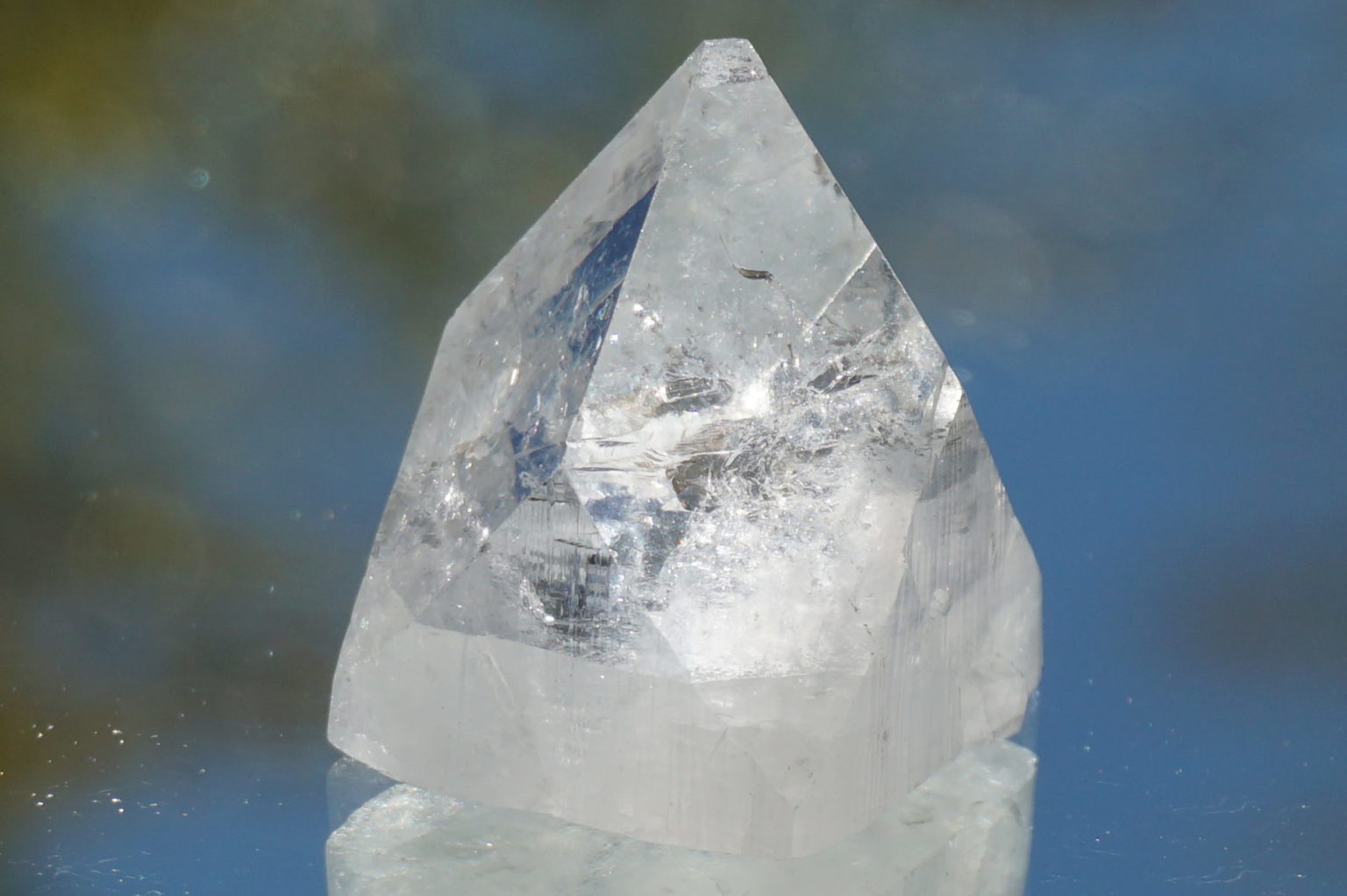 clear-apophyllite-top-point08