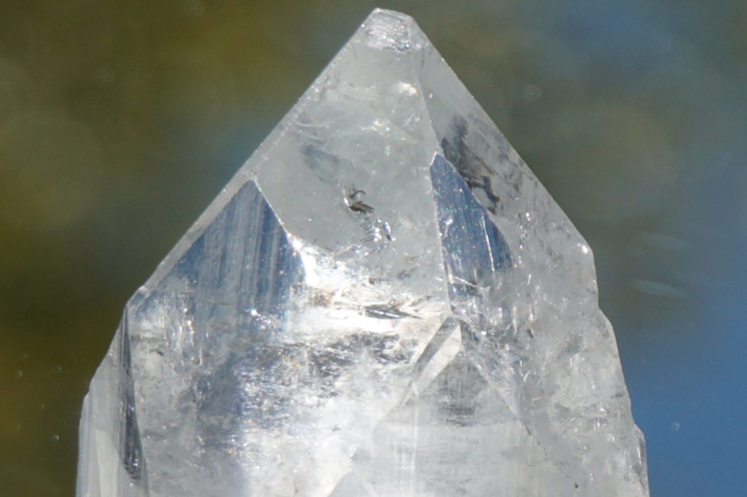 clear-apophyllite-top-point08