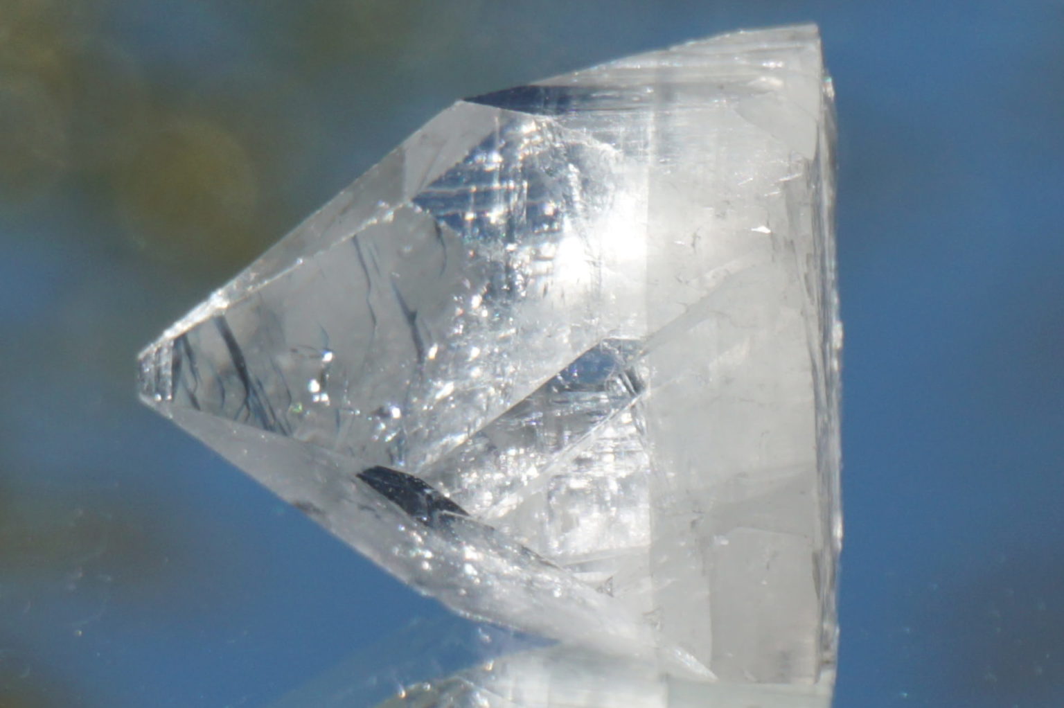 clear-apophyllite-top-point08