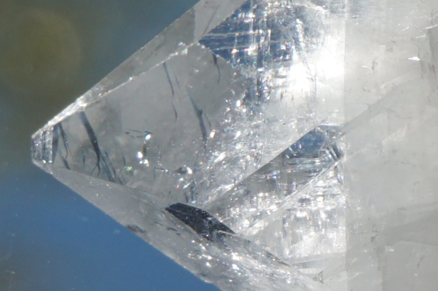 clear-apophyllite-top-point08