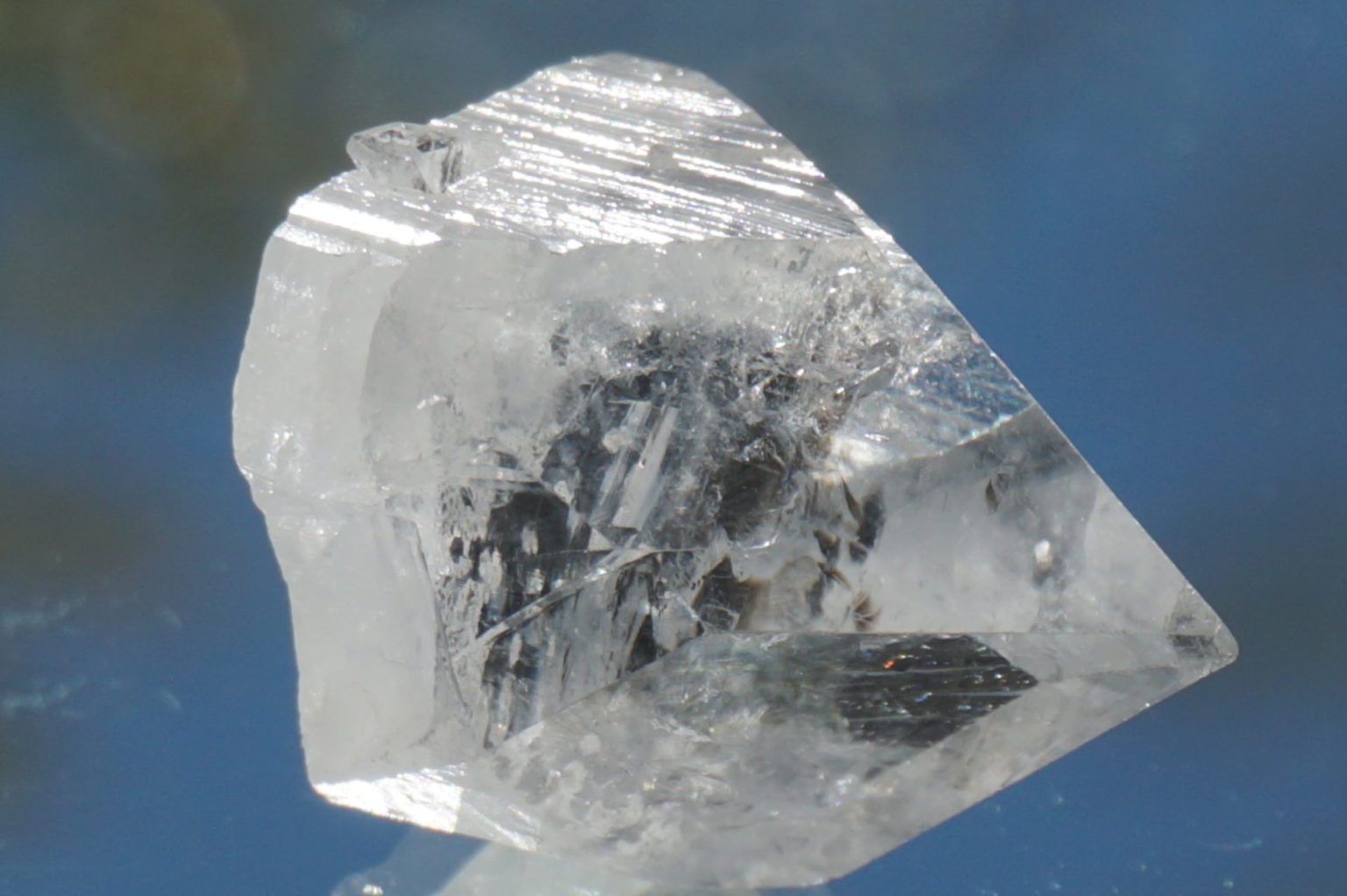 clear-apophyllite-top-point08