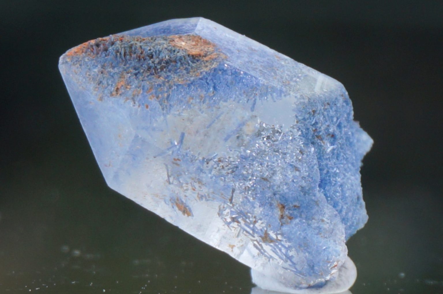 dumortierite-in-quartz20
