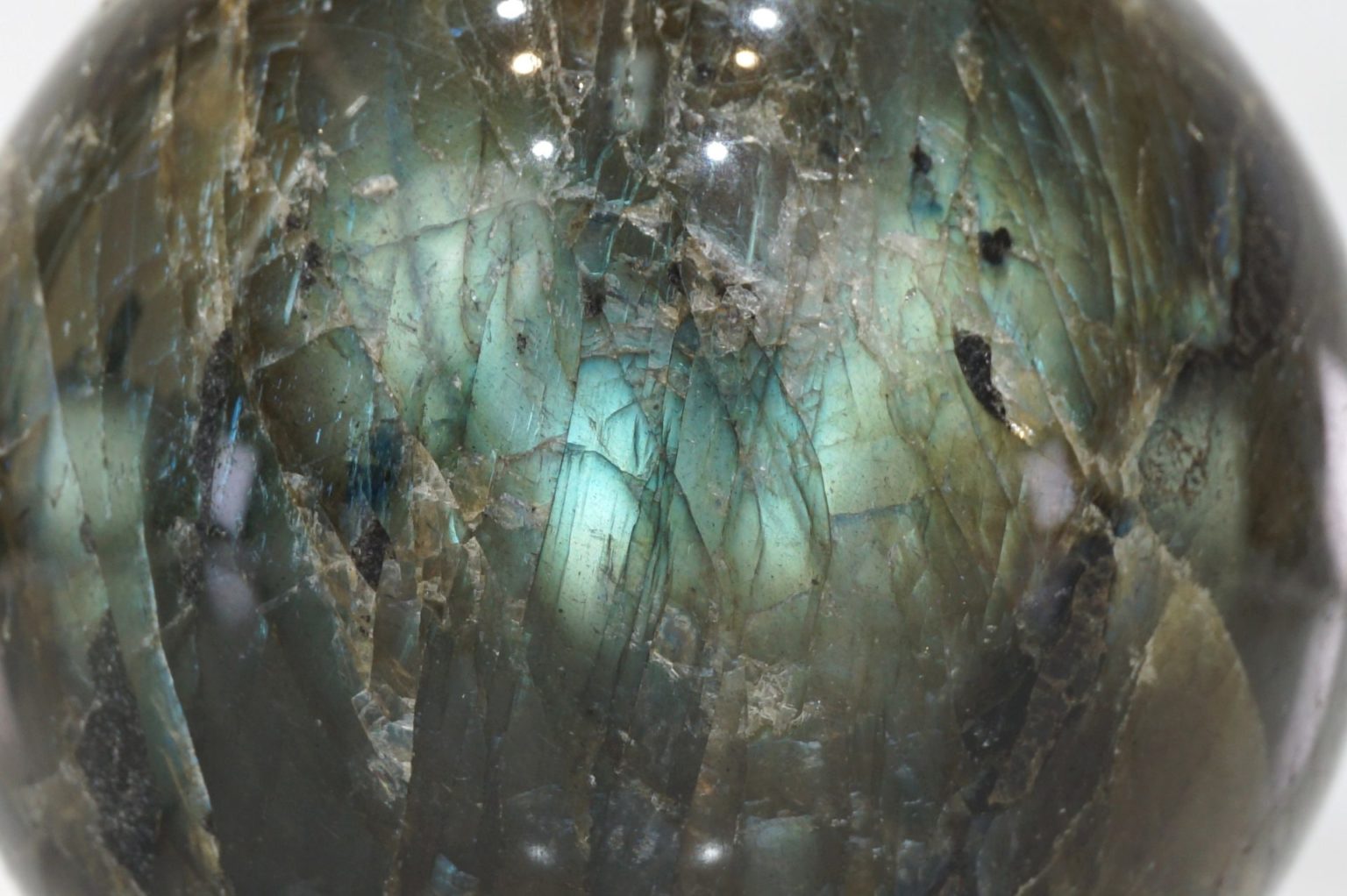 labradrite-sphere05