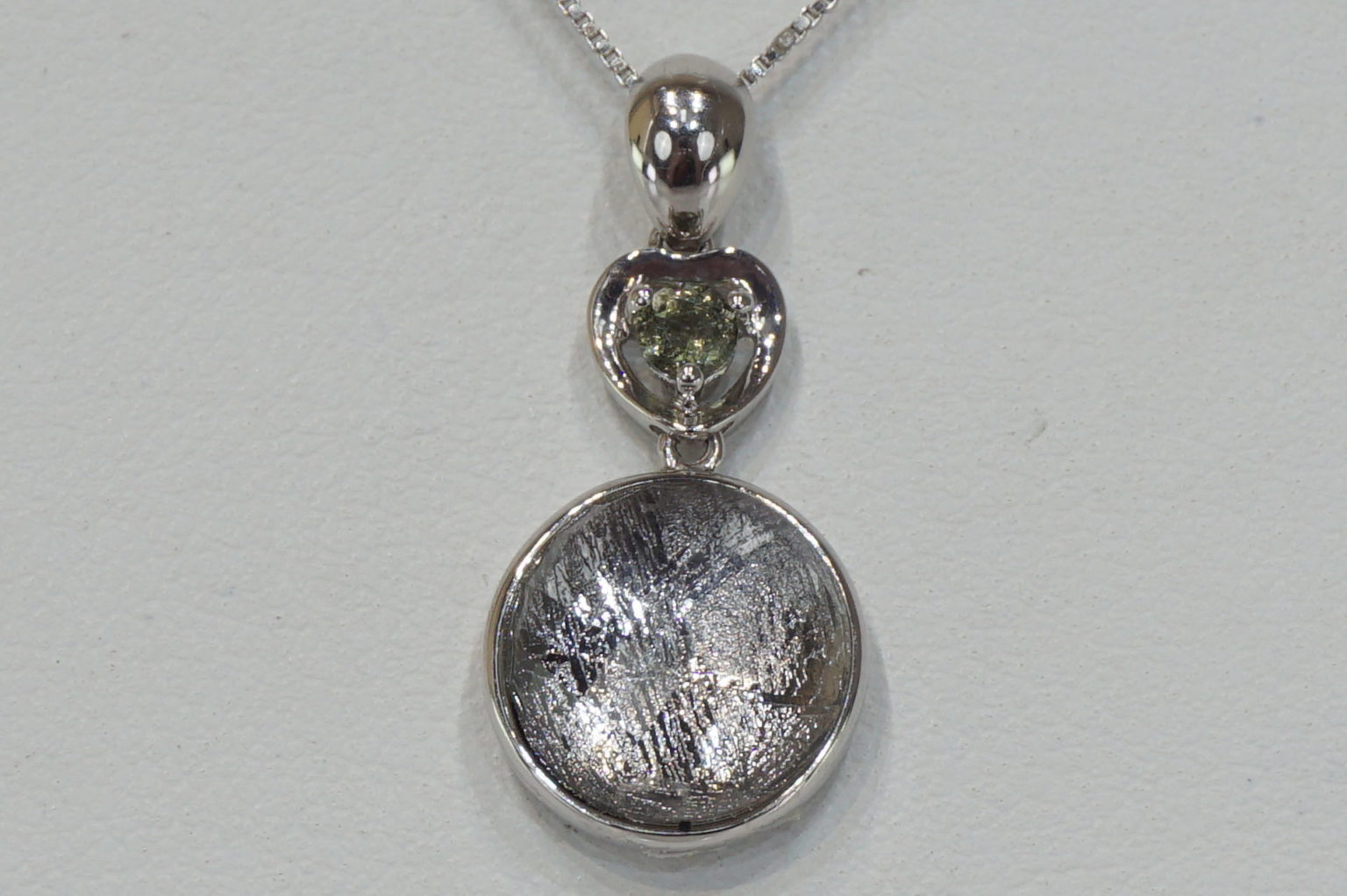 meteorite-pendant-top10