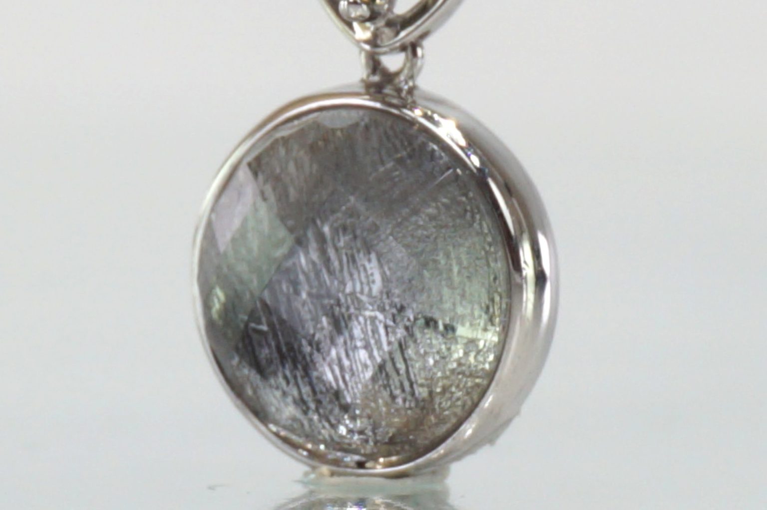 meteorite-pendant-top10