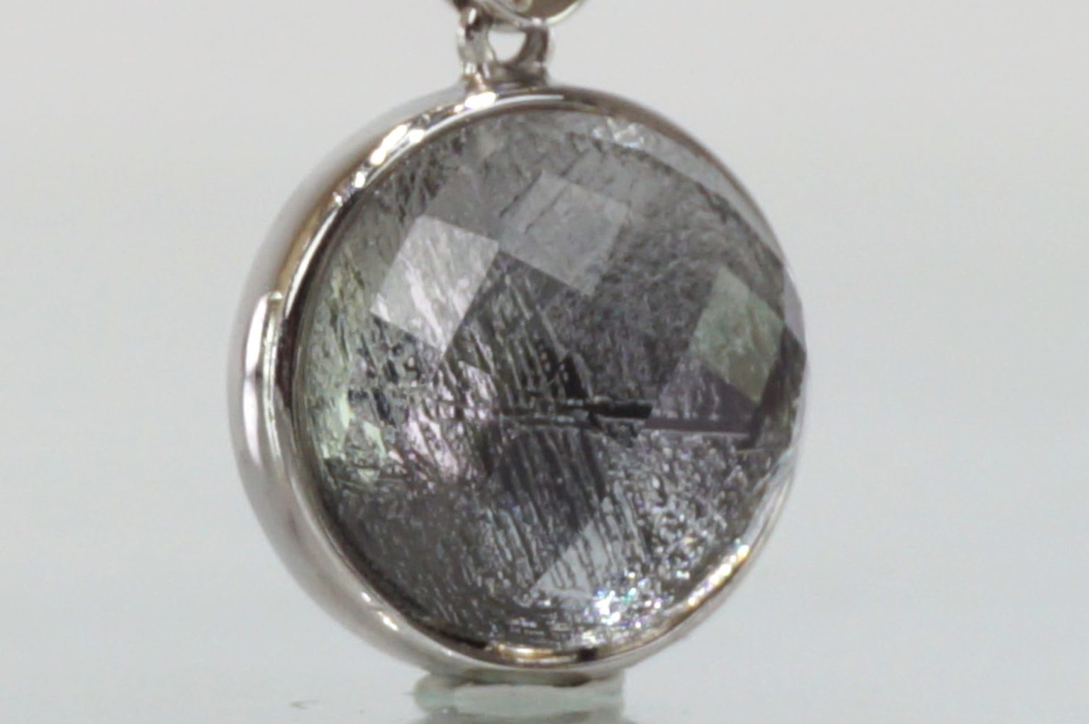 meteorite-pendant-top10