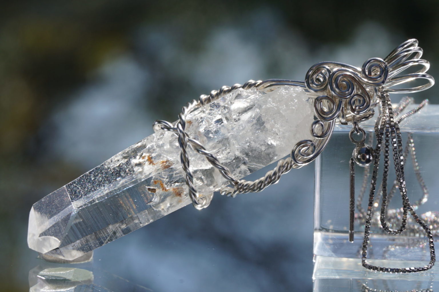 sentient-plasma-wirependant28