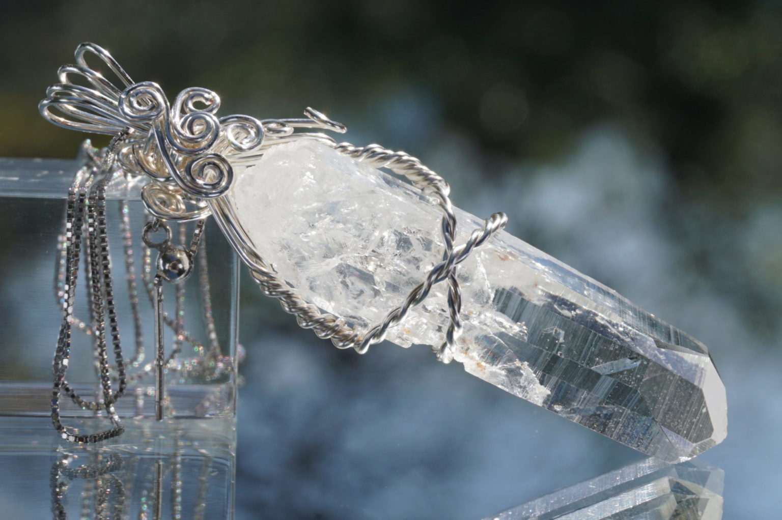 sentient-plasma-wirependant28