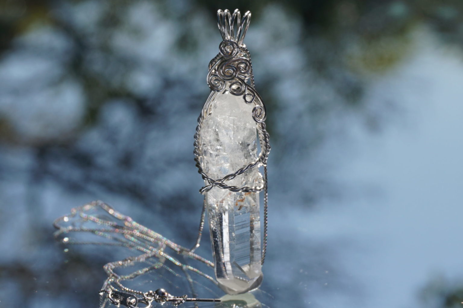 sentient-plasma-wirependant28