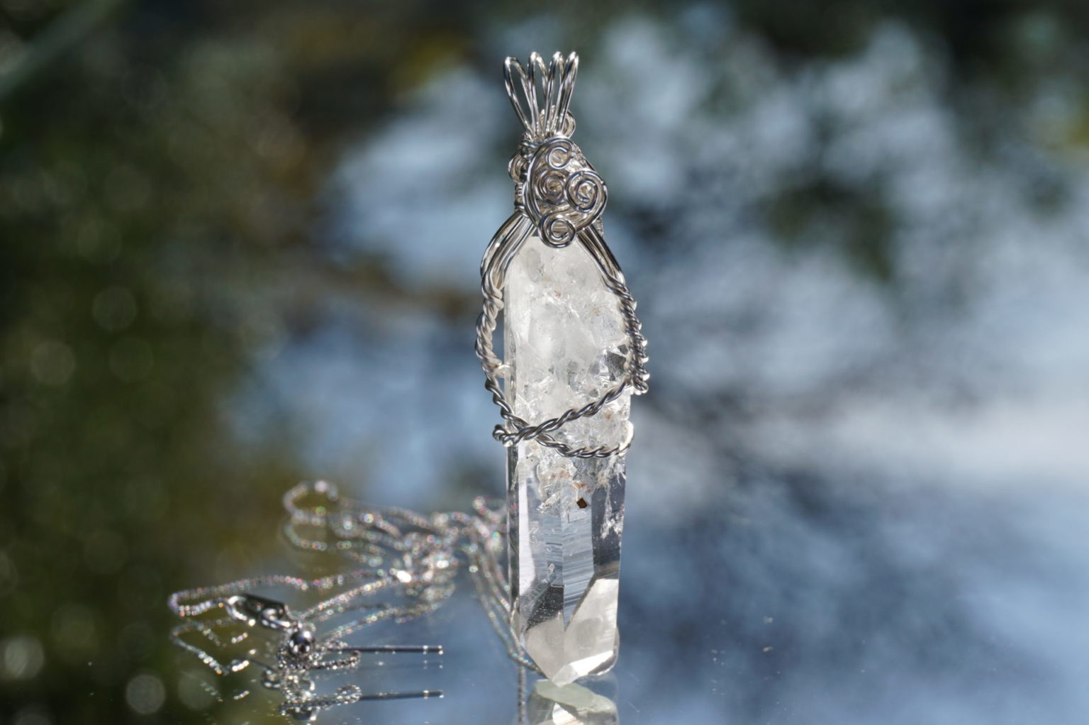 sentient-plasma-wirependant28