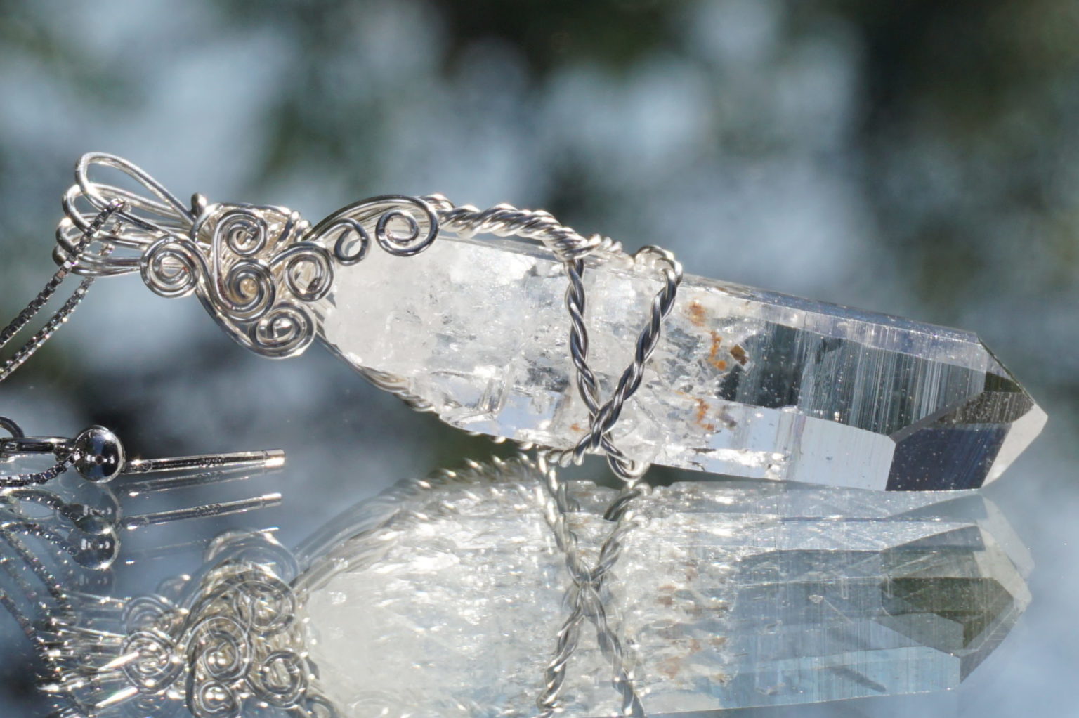 sentient-plasma-wirependant28